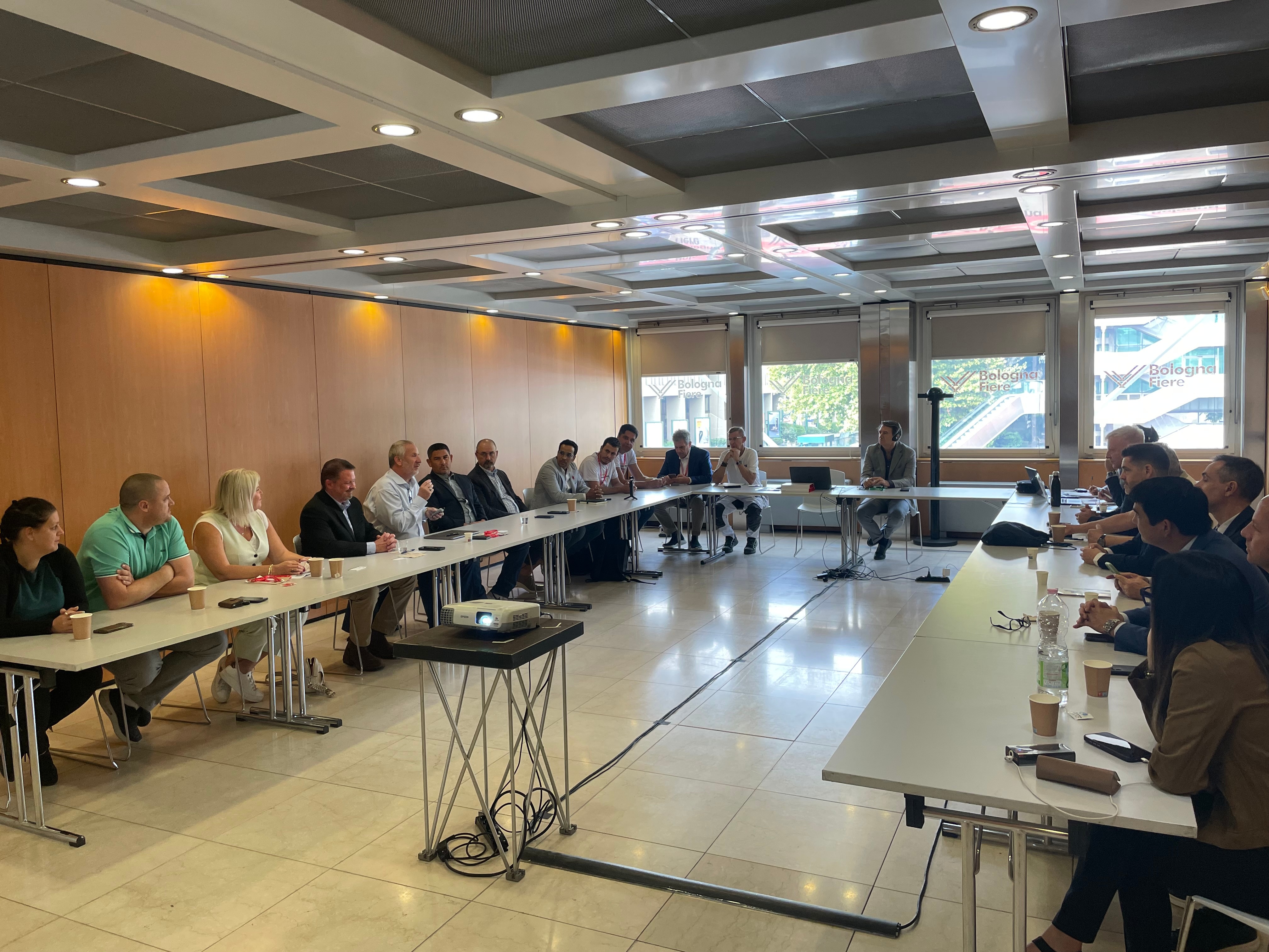 Exchange in Bologna: Safety and young talent in focus of the tiling industry